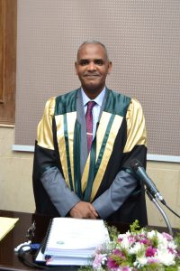 تعرف على دكتور خالد أبو زيد.. جنرال الاقتصاد ومروض الأزمات